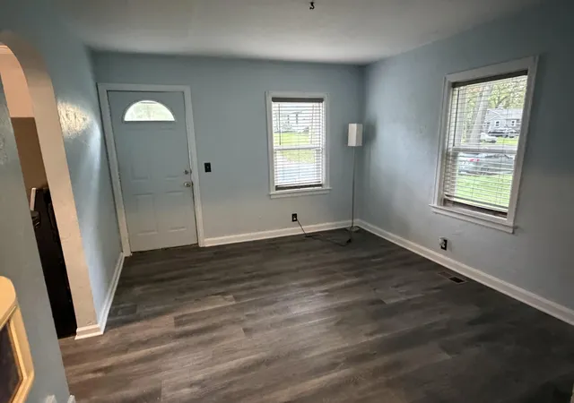 Photo 3 of Single family home for sale at 201 N Clarendon St, Kalamazoo, MI 49006 | MLS# 66026053901 | Listing updated on 2026-10-12