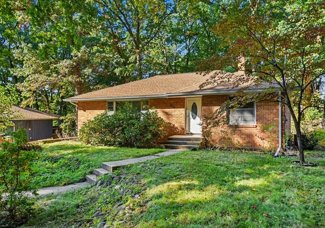 Single family home for sale at 253 Dogwood Trl, Battle Creek, MI 49017 | MLS# 66026053907