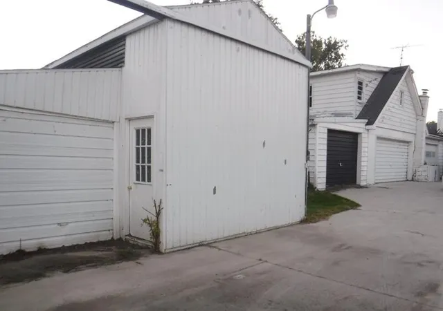 Photo 3 of Single family home for sale at 23238 Van Resort Dr, Mendon, MI 49072 | MLS# 64026053911 | Listing updated on 2026-10-09
