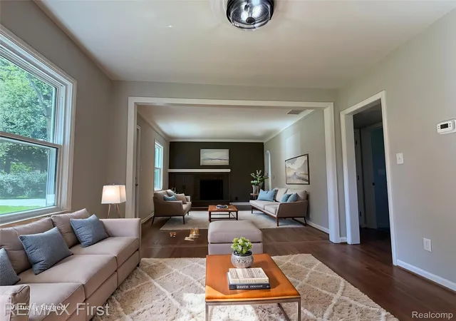 Photo 3 of Single family home for sale at 16045 Oporto St, Livonia, MI 48154 | MLS# 20261081936 | Listing updated on 2026-10-10