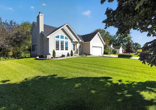 Photo 3 of Single family home for sale at 317 Red Maple Ln, Shepherd, MI 48883 | MLS# 79080074370 | Listing updated on 2026-10-12