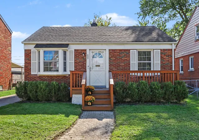 Photo 1 of Sale Pending at 800 Spencer St, Ferndale, MI 48220 | MLS# 65026053914 | Listing updated on 2026-10-15