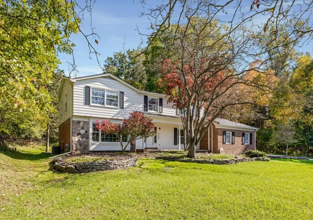 Photo 1 of Single family home for sale at 34284 Thornbrook St, Farmington Hills, MI 48335 | MLS# 81026053922 | Listing updated on 2026-10-10