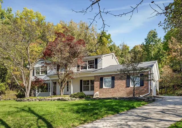 Photo 2 of Single family home for sale at 34284 Thornbrook St, Farmington Hills, MI 48335 | MLS# 81026053922 | Listing updated on 2026-10-10