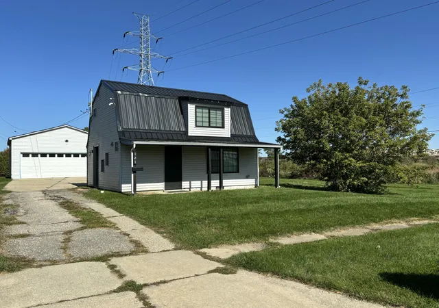 Photo 2 of Single family home for sale at 121 E Ypsilanti Ave, Pontiac, MI 48340 | MLS# 81026053924 | Listing updated on 2026-10-19