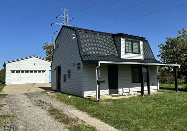 Photo 1 of Single family home for sale at 121 E Ypsilanti Ave, Pontiac, MI 48340 | MLS# 81026053924 | Listing updated on 2026-10-19