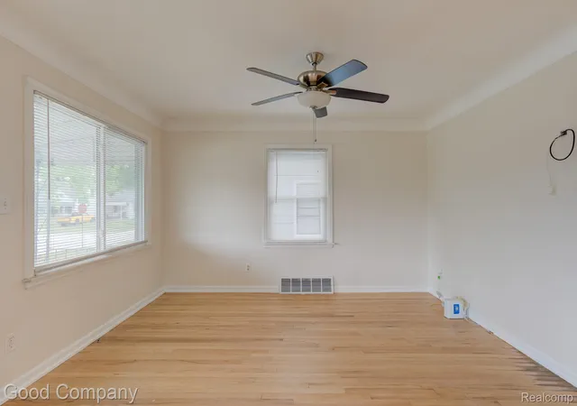 Photo 3 of Single family home for sale at 2305 Middlesex Ave, Royal Oak, MI 48067 | MLS# 20261081951 | Listing updated on 2026-10-10