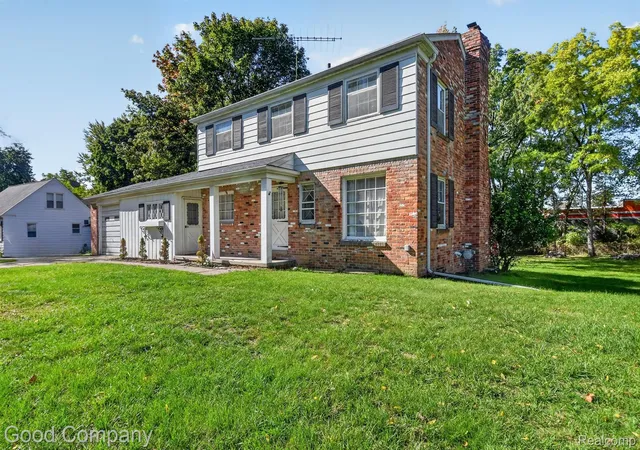 Photo 1 of Sale Pending at 3071 Old Orchard Dr, Waterford, MI 48328 | MLS# 20261081952 | Listing updated on 2026-10-26