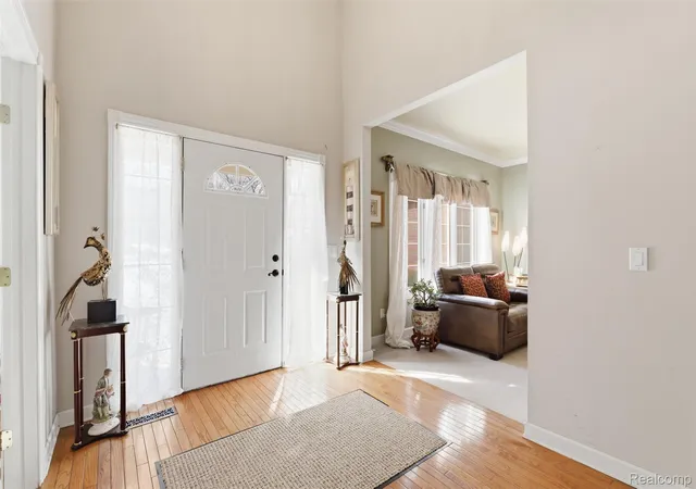 Photo 4 of Single family home for sale at 28690 Wintergreen Ct, Farmington Hills, MI 48331 | MLS# 20261081958 | Listing updated on 2026-10-11