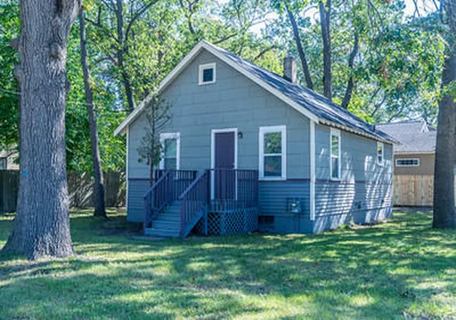 Photo 1 of Single family home for sale at 1910 Valley St, Muskegon, MI 49442 | MLS# 71026053936 | Listing updated on 2026-10-09