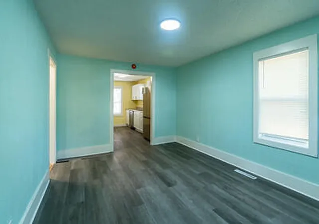 Photo 3 of Single family home for sale at 1910 Valley St, Muskegon, MI 49442 | MLS# 71026053936 | Listing updated on 2026-10-09