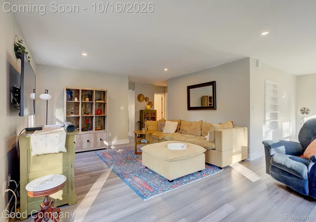 Photo 3 of Single family home for sale at 2933 Horton St, Ferndale, MI 48220 | MLS# 20261081971 | Listing updated on 2026-10-19
