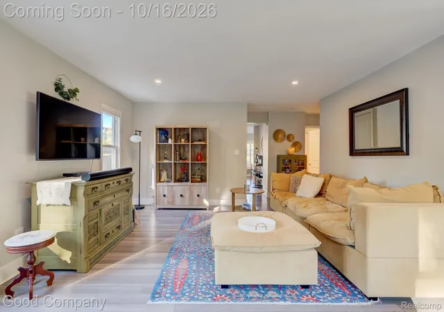 Photo 3 of Single family home for sale at 2933 Horton St, Ferndale, MI 48220 | MLS# 20261081971 | Listing updated on 2026-10-19