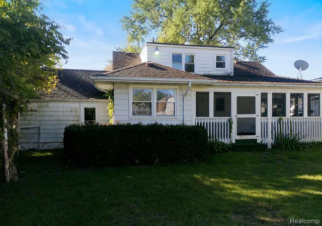 Photo 3 of Single family home for sale at 1022 Lorene Ave, Mount Morris, MI 48458 | MLS# 20261081975 | Listing updated on 2026-10-13