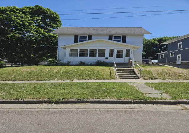 Single family home for sale at 751 N East Ave, Jackson, MI 49202 | MLS# 55026053949