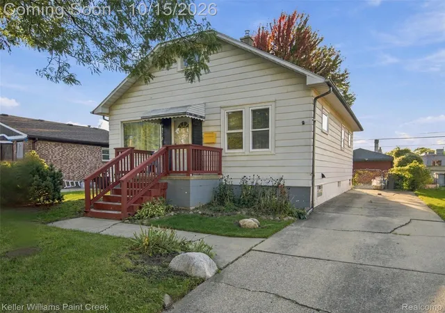 Photo 2 of Single family home for sale at 27941 Gladstone St, Saint Clair Shores, MI 48081 | MLS# 20261081997 | Listing updated on 2026-10-21
