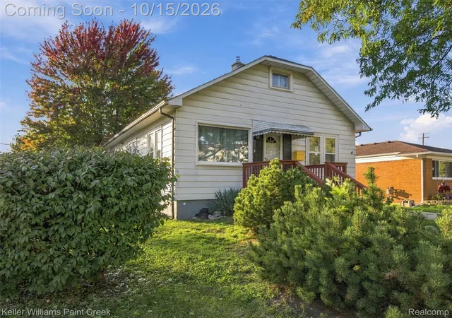 Photo 3 of Single family home for sale at 27941 Gladstone St, Saint Clair Shores, MI 48081 | MLS# 20261081997 | Listing updated on 2026-10-21