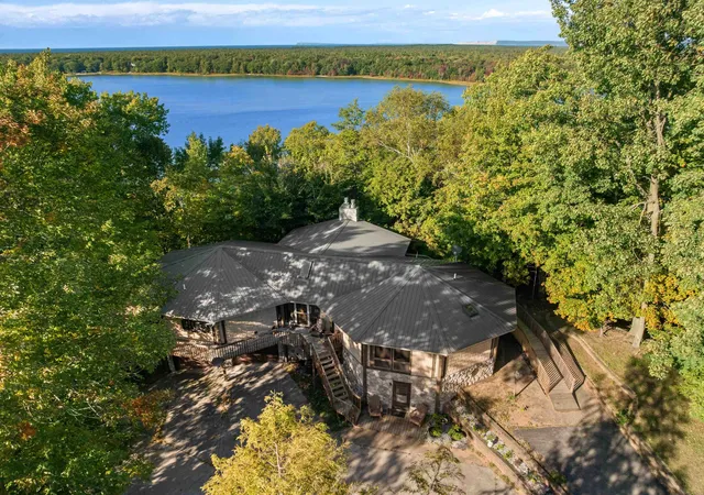 Photo 1 of Single family home for sale at 3810 Deer Ridge Trl, Beulah, MI 49617 | MLS# 78080074383 | Listing updated on 2026-10-12