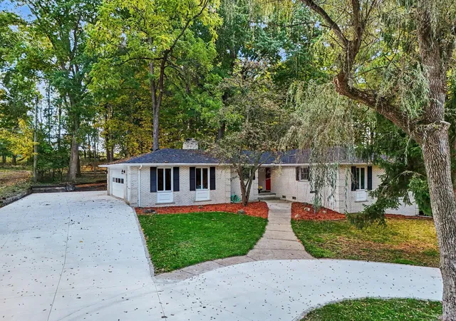 Photo 1 of Single family home for sale at 4120 Loch Alpine Dr E, Ann Arbor, MI 48103 | MLS# 81026053964 | Listing updated on 2026-10-20