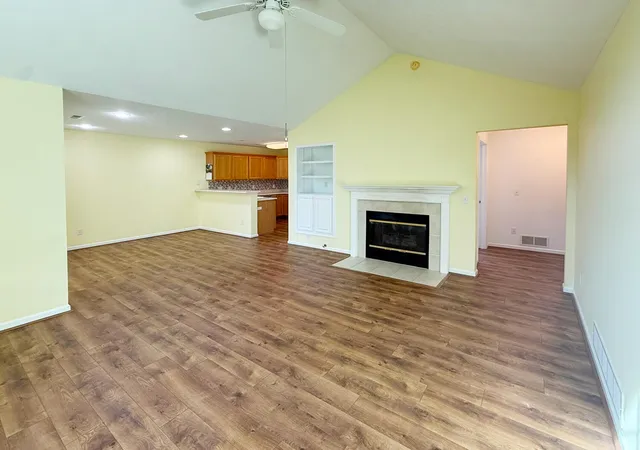 Listing Photo 2 - Condo for sale in building located at 1931 Brighton Ln, Portage, MI 49024