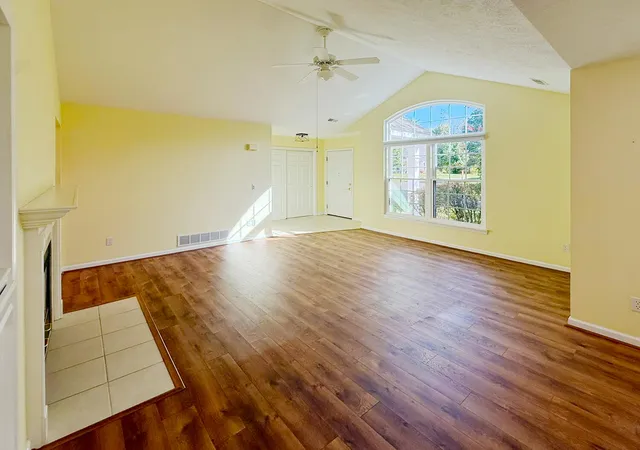 Listing Photo 3 - Condo for sale in building located at 1931 Brighton Ln, Portage, MI 49024