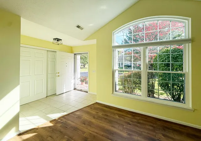 Listing Photo 4 - Condo for sale in building located at 1931 Brighton Ln, Portage, MI 49024