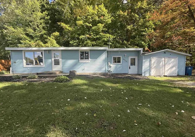Photo 1 of Single family home for sale at 4052 N Water Rd, Sanford, MI 48657 | MLS# 61050224425 | Listing updated on 2026-10-11