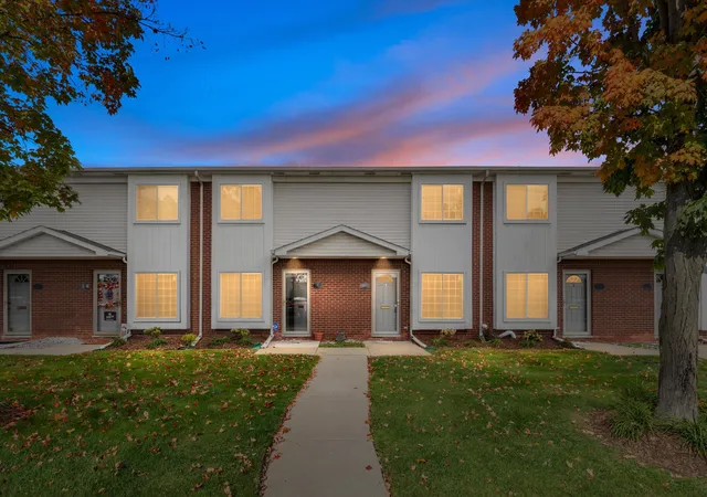 Photo 1 of Condo for sale at 4957 Crooks Rd, Royal Oak, MI 48073 | MLS# 81026053973 | Listing updated on 2026-10-09