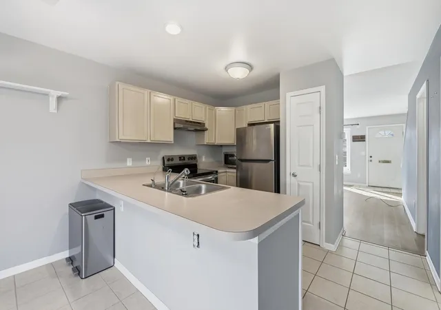 Photo 3 of Condo for sale at 4957 Crooks Rd, Royal Oak, MI 48073 | MLS# 81026053973 | Listing updated on 2026-10-09