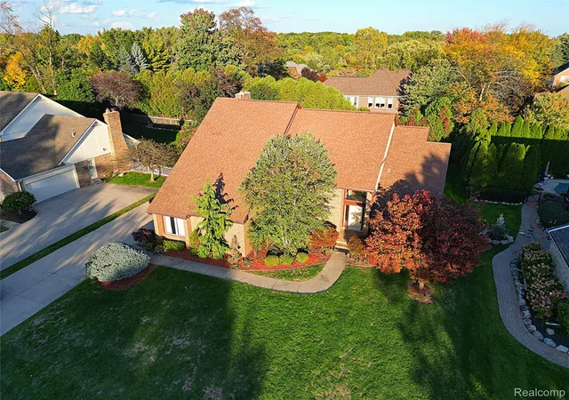 Photo 1 of Sale Pending at 29886 Fox Clb Dr, Farmington Hills, MI 48331 | MLS# 20261082030 | Listing updated on 2026-10-14