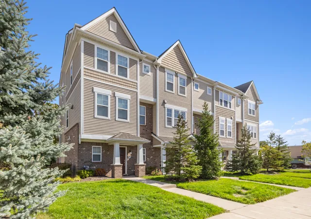 Photo 2 of Condo for sale at 3428 Rochester Rd, Royal Oak, MI 48073 | MLS# 81026053984 | Listing updated on 2026-10-09