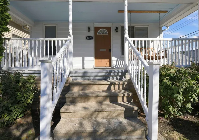Photo 3 of Single family home for sale at 1228 Poplar St, Wyandotte, MI 48192 | MLS# 81026053990 | Listing updated on 2026-10-12