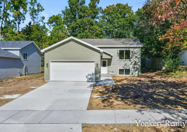 Photo 1 of Single family home for sale at 216 Leonard St, Belding, MI 48809 | MLS# 65026053993 | Listing updated on 2026-10-22