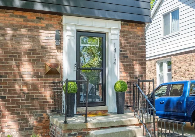 Photo 2 of Single family home for sale at 1412 Brys Dr, Grosse Pointe Woods, MI 48236 | MLS# 58050224437 | Listing updated on 2026-10-10