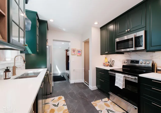 Photo 3 of Single family home for sale at 1412 Brys Dr, Grosse Pointe Woods, MI 48236 | MLS# 58050224437 | Listing updated on 2026-10-10