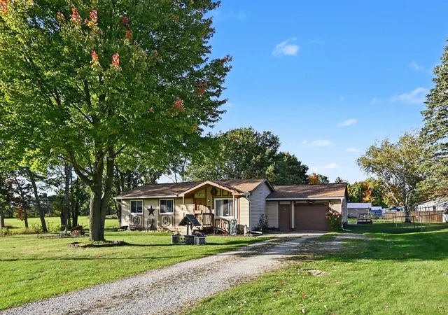 Photo 3 of Single family home for sale at 2359 Peppermill Rd, Lapeer, MI 48446 | MLS# 5050224438 | Listing updated on 2026-10-15