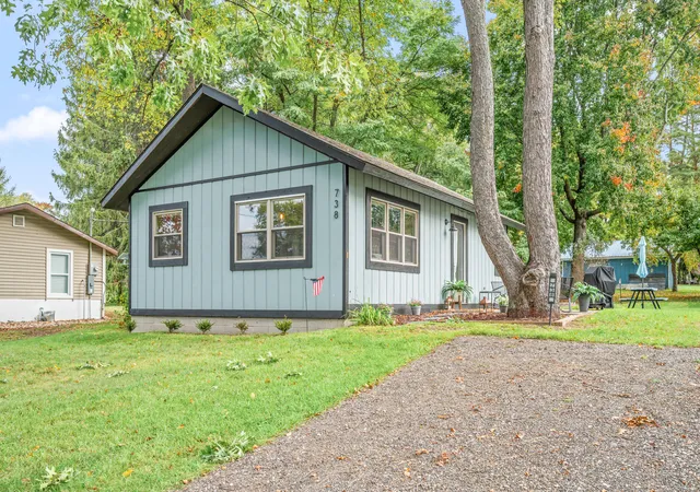 Photo 1 of Single family home for sale at 738 W Mohawk Trl, White Cloud, MI 49349 | MLS# 72026054005 | Listing updated on 2026-10-09