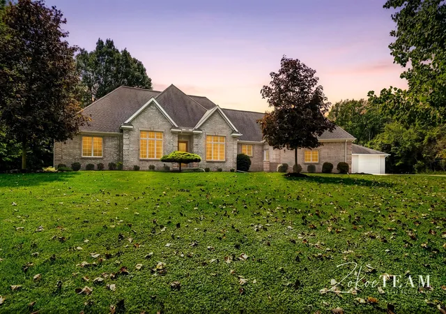 Photo 2 of Single family home for sale at 2190 Winans St Nw, Grand Rapids, MI 49534 | MLS# 65026054007 | Listing updated on 2026-10-09