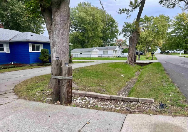 Photo 2 of Single family home for sale at 27745 Ponchartrain St, Harrison Township, MI 48045 | MLS# 58050224452 | Listing updated on 2026-10-11