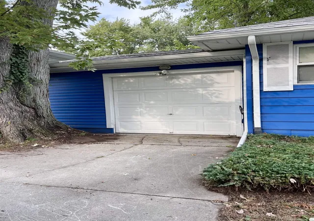 Photo 3 of Single family home for sale at 27745 Ponchartrain St, Harrison Township, MI 48045 | MLS# 58050224452 | Listing updated on 2026-10-11