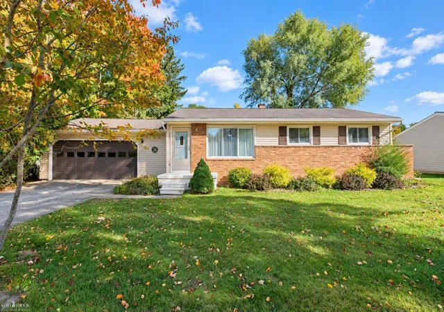 Photo 1 of Sale Pending at 1224 Orchard St, Owosso, MI 48867 | MLS# 5050224454 | Listing updated on 2026-10-16
