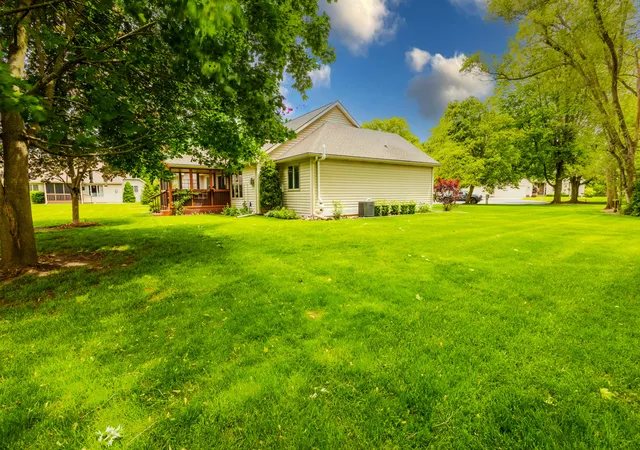 Photo 2 of Condo for sale at 11 Oakdale Ln, Coldwater, MI 49036 | MLS# 53026054015 | Listing updated on 2026-10-20