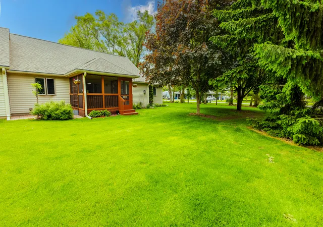 Photo 3 of Condo for sale at 11 Oakdale Ln, Coldwater, MI 49036 | MLS# 53026054015 | Listing updated on 2026-10-20