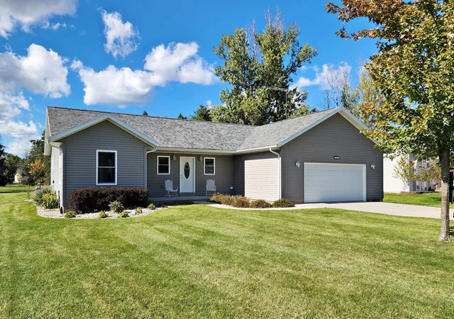 Photo 1 of Single family home for sale at 7379 Ryans Run Rd, Stanwood, MI 49346 | MLS# 72026054013 | Listing updated on 2026-10-15