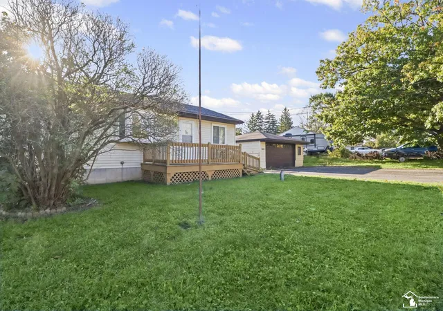Photo 3 of Single family home for sale at 15526 Westwood Dr, Monroe, MI 48161 | MLS# 57050224456 | Listing updated on 2026-10-12