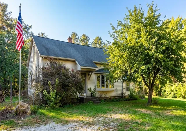 Photo 2 of Single family home for sale at 17655 112th Avenue, Nunica, MI 49448 | MLS# 71026054024 | Listing updated on 2026-10-09