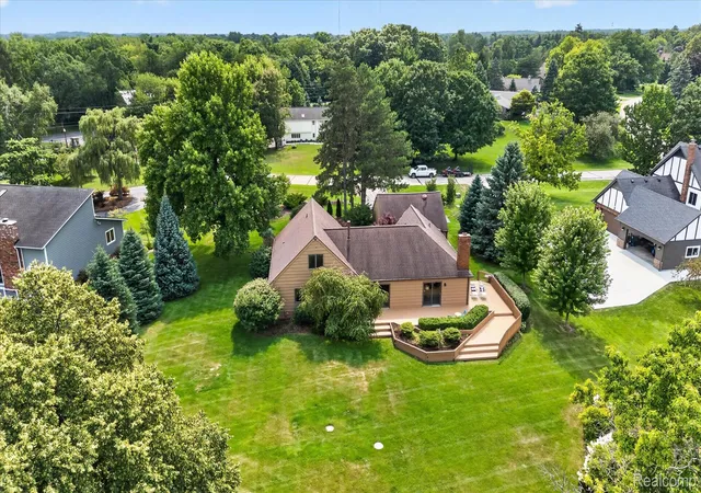 Photo 3 of Single family home for sale at 5461 Countryside Dr, Saline, MI 48176 | MLS# 20261082100 | Listing updated on 2026-10-11