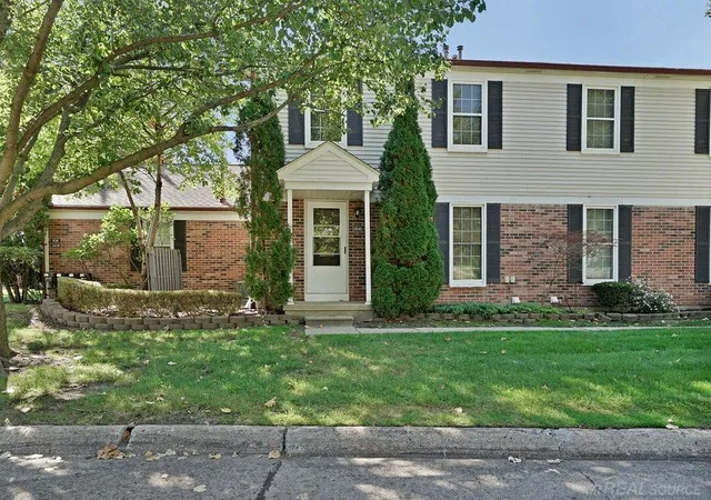 Photo 1 of Condo for sale at 24640 Meadow Ln, Harrison Township, MI 48045 | MLS# 58050224458 | Listing updated on 2026-10-09