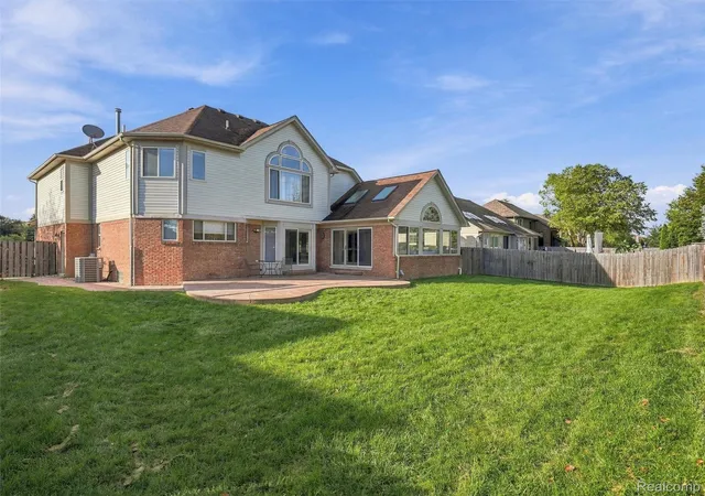 Photo 3 of Single family home for sale at 20053 Sycamore Dr, Macomb, MI 48044 | MLS# 20261082107 | Listing updated on 2026-10-19