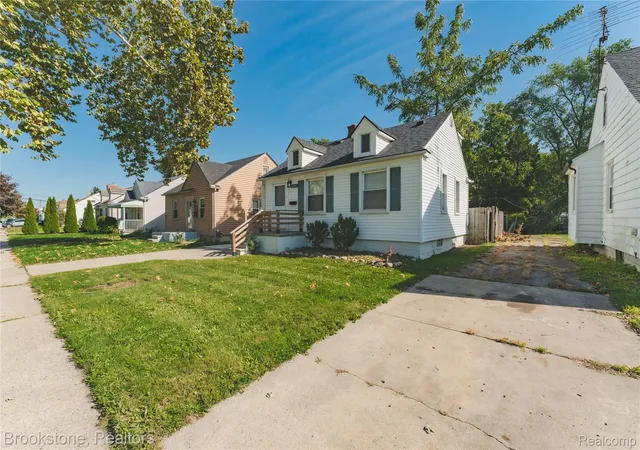 Photo 4 of Single family home for sale at 6761 Ziegler St, Taylor, MI 48180 | MLS# 20261082114 | Listing updated on 2026-10-11